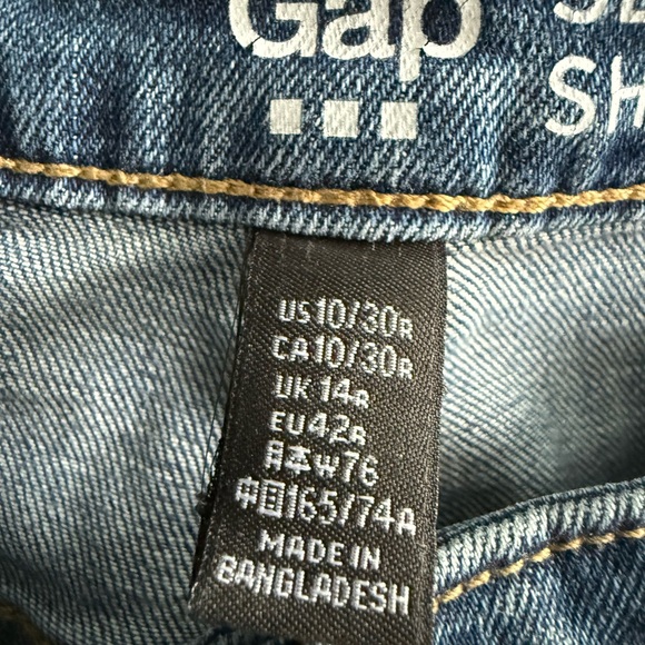 GAP Washed Blue Boyfriend Roll-Cuff Denim Shorts - Picture 2 of 8